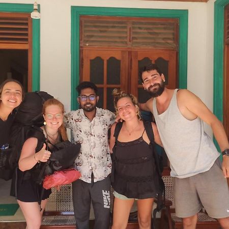 Evoke Hostels, Hiriketiya Beach Dickwella Exterior photo